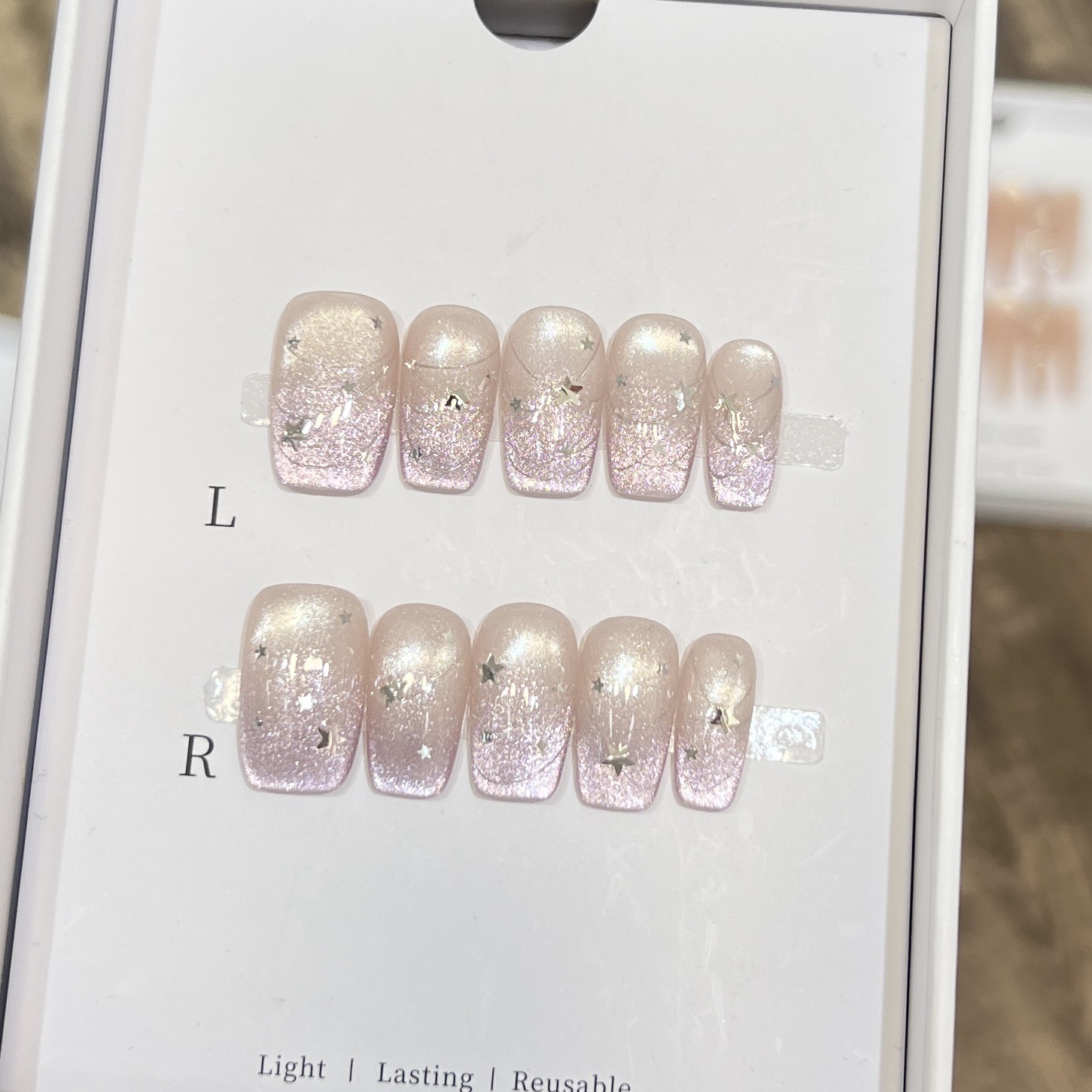 10枚入り フレンチブルー グロッシー フローラル プレスオ - Nail Art Glossy のレビューと価格